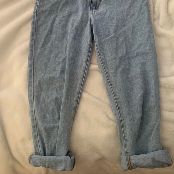pacsun lightwashed mom jeans - Picture 2 of 4